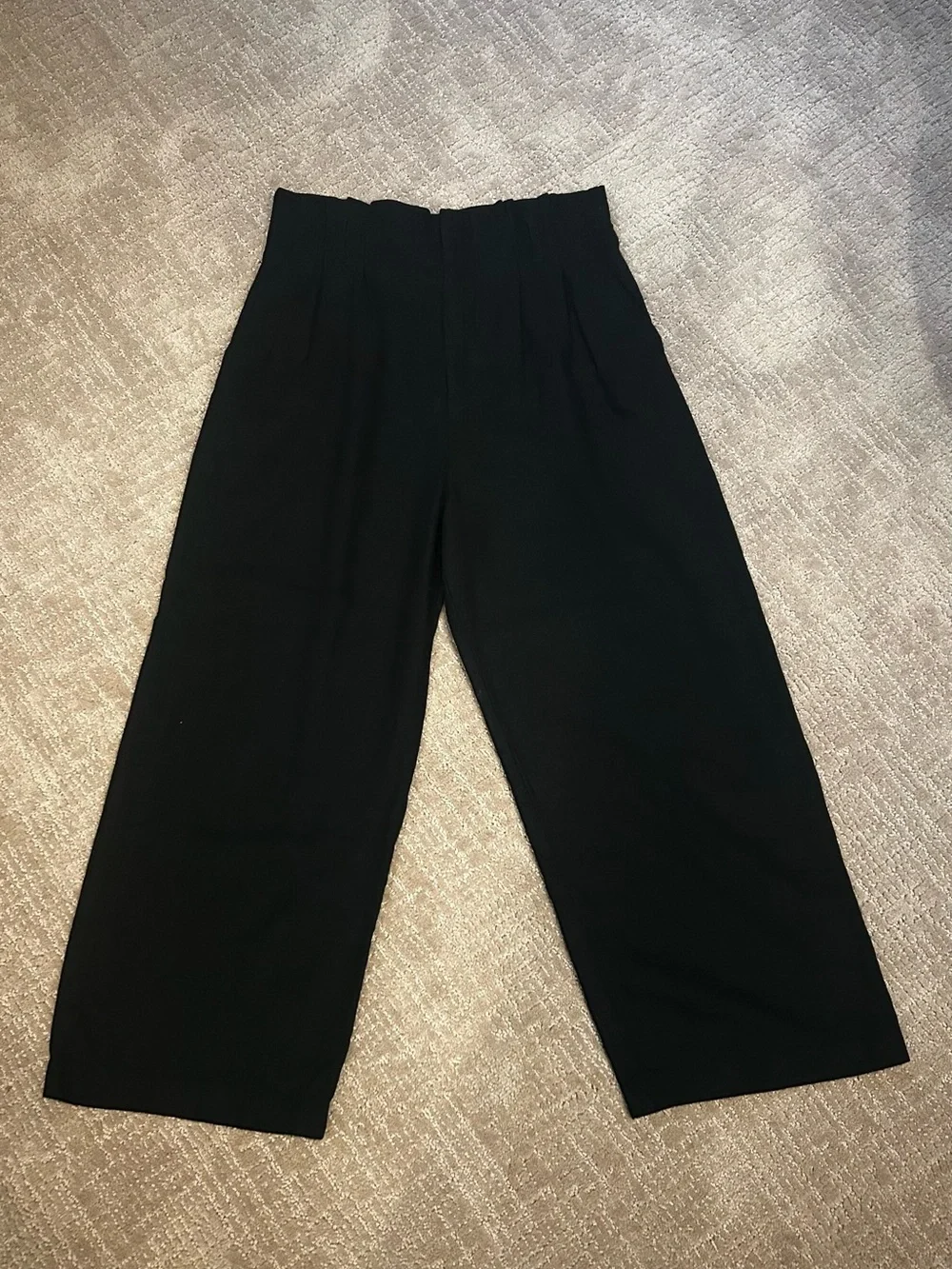 Linen Blend // Wide-Leg High-Waist Pants
